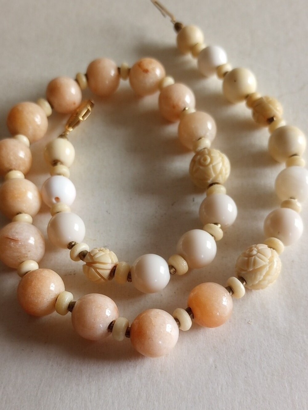 VINTAGE PALE PINK ANGEL SKIN SPONGE CORAL POLISHED HAND CARVED BEADS CHOKER 16.5